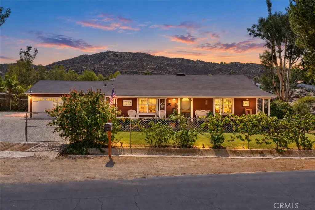 41097 Crest, Hemet, CA — listing photo 1