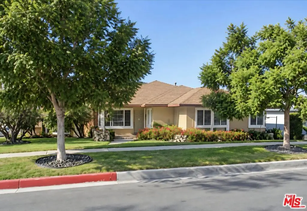 5402 W 57th Street, Los Angeles, CA — listing photo 1