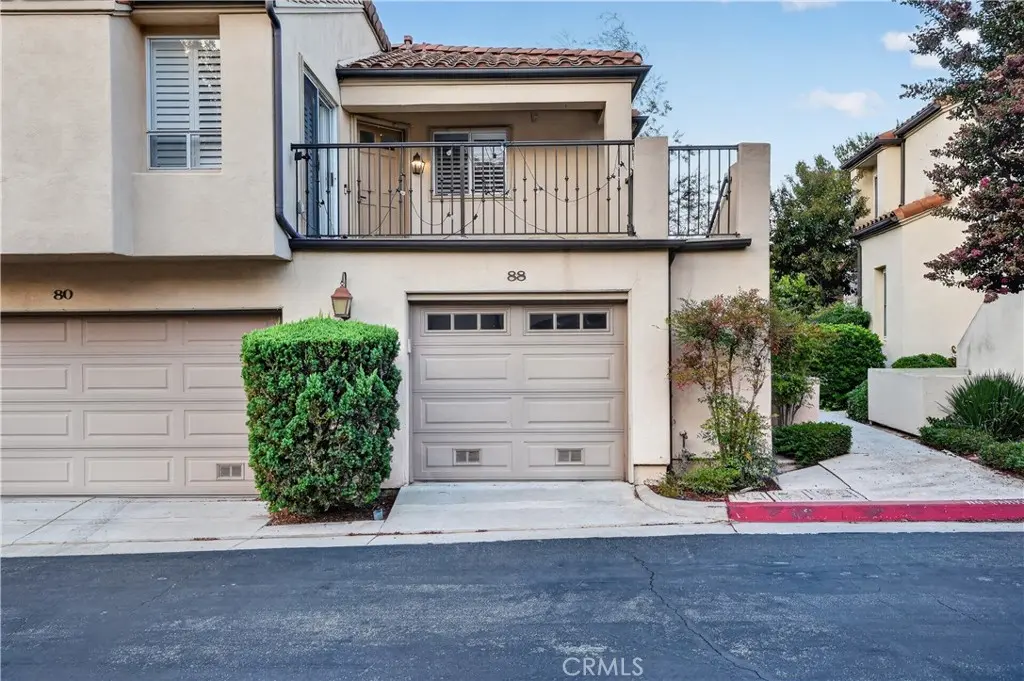 Condominium for rent at 88 Corsica Drive, Newport Beach, CA featuring 2 beds and 1 bath