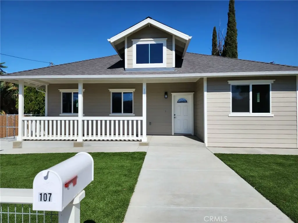 Residential Lease for rent at 107 N Poe, Lake Elsinore, Riverside County, CA featuring 3 beds and 2 baths
