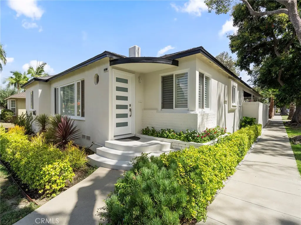 2700 Eucalyptus Avenue, Long Beach, CA — listing photo 1