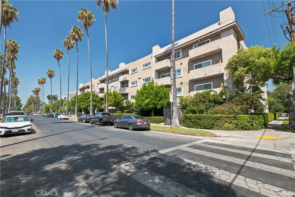 14607 Erwin Street 308, Van Nuys, CA — listing photo 1