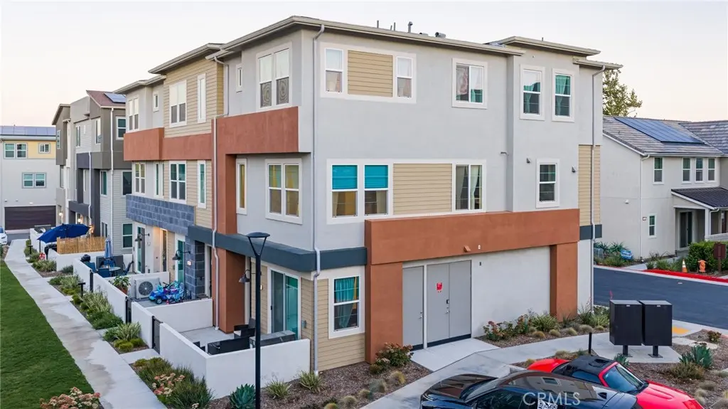 27131 Observation Court, Valencia, CA — listing photo 1