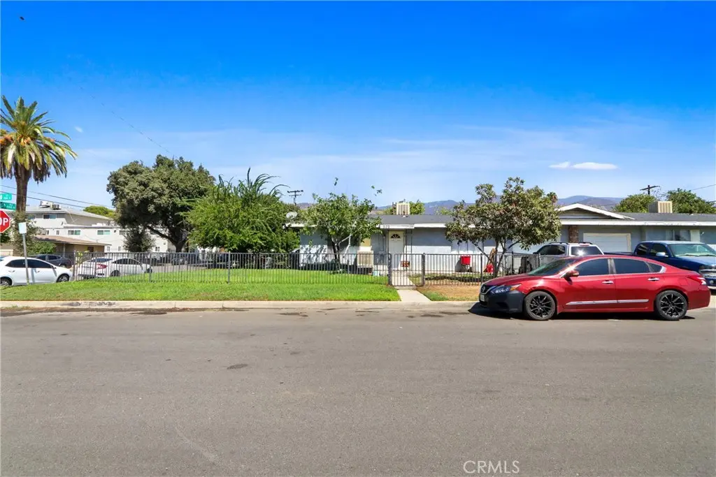 Duplex for sale at 202 E 43rd, San Bernardino, CA