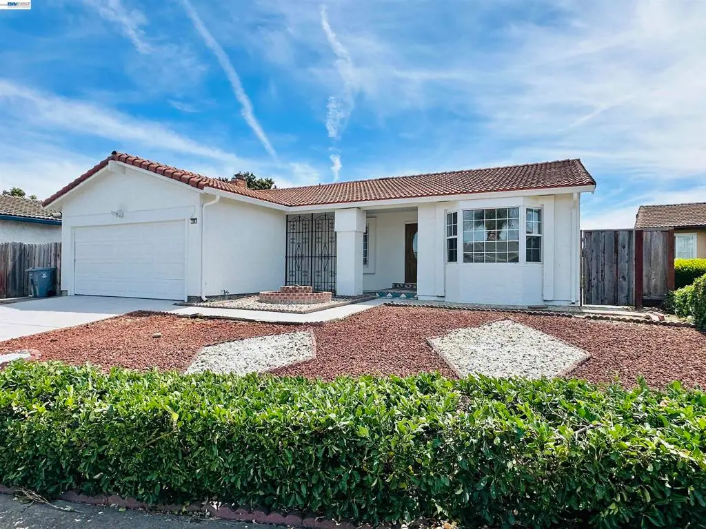 Single Family Residence for sale at 4506 Birchwood Ct, Union City, CA featuring 4 beds and 2 baths