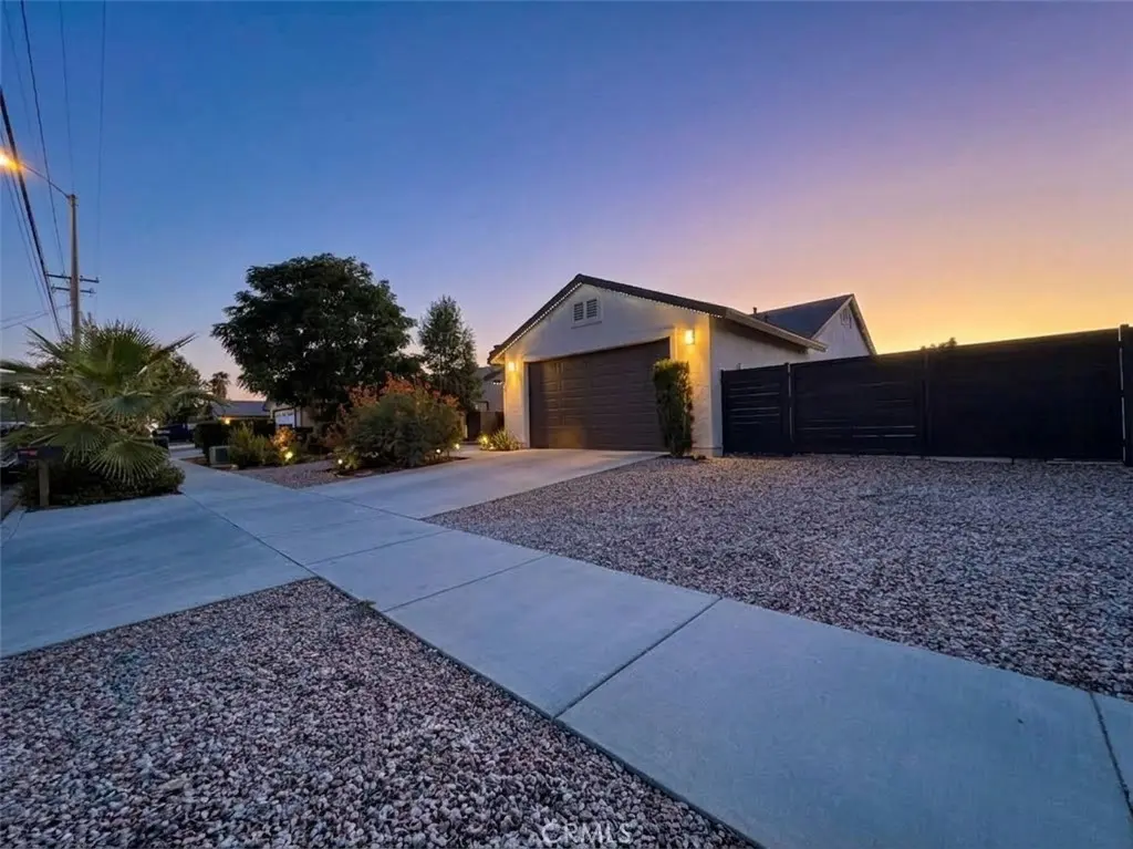 Single Family Residence for sale at 845 S San Jacinto Street, Hemet, CA featuring 3 beds and 2 baths