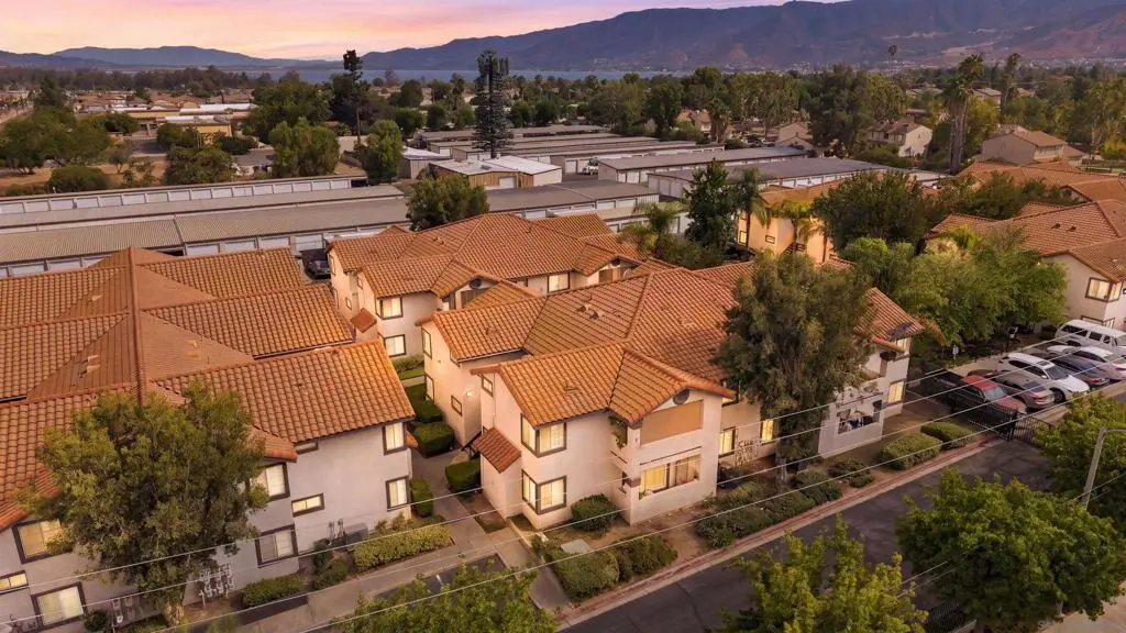16377 Lakeshore Dr. 2F, Lake Elsinore, CA — listing photo 1