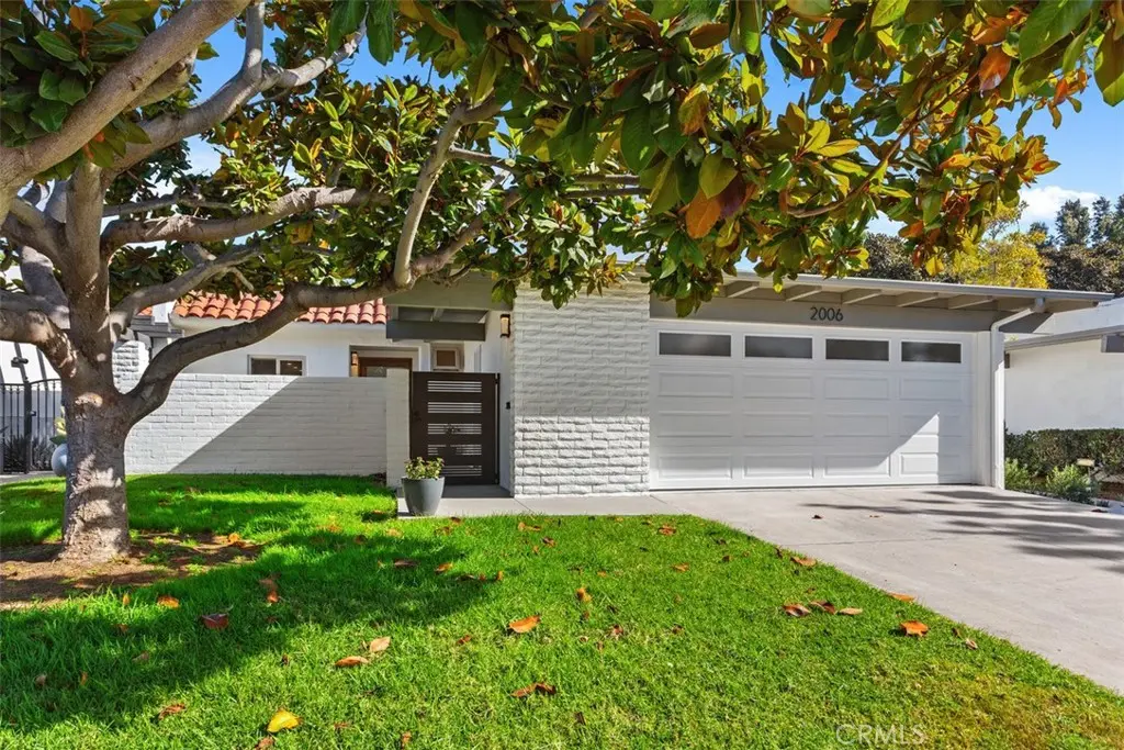 2006 Baja, Newport Beach, CA — listing photo 1