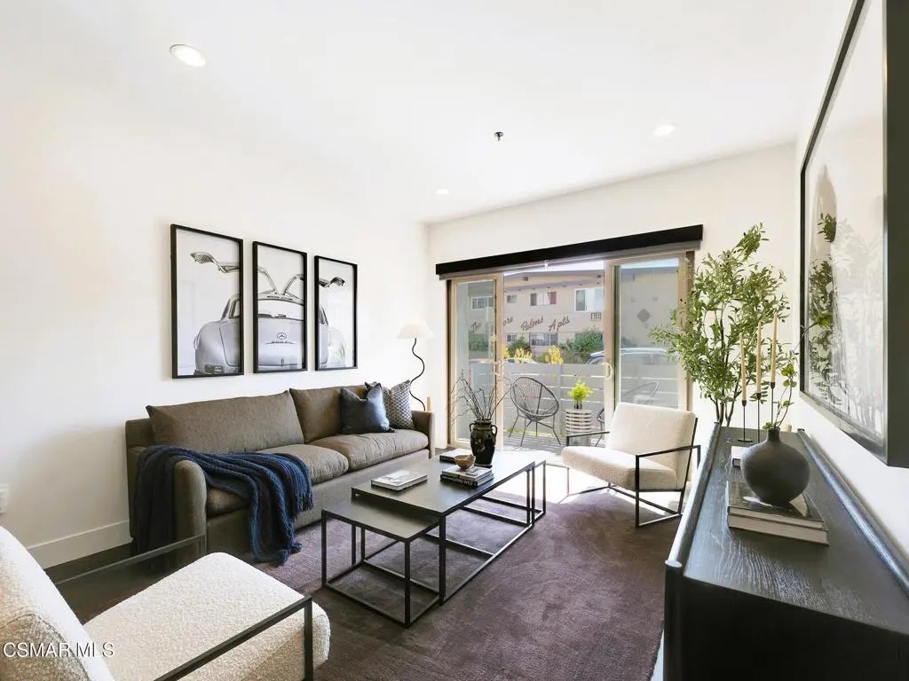 5016 Bakman Avenue 104, North Hollywood, CA — listing photo 1