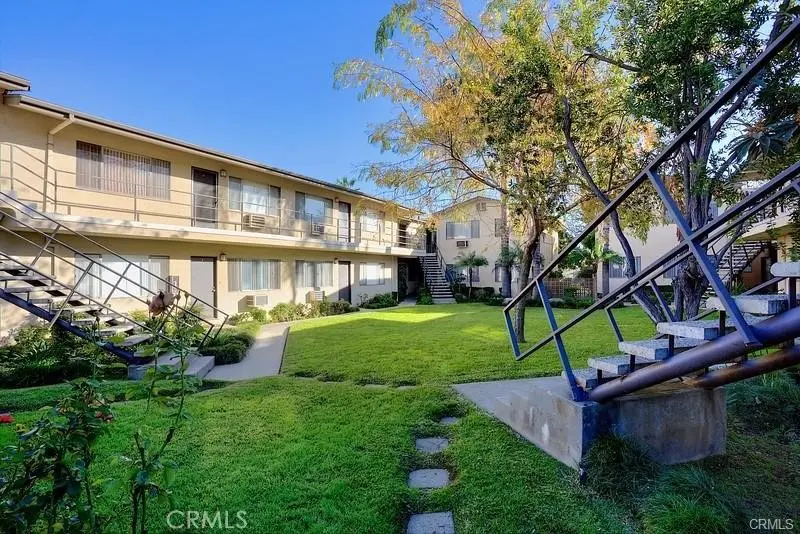 Apartment for rent at 1119 W Duarte Road 18, Arcadia, CA featuring 1 bed and 1 bath