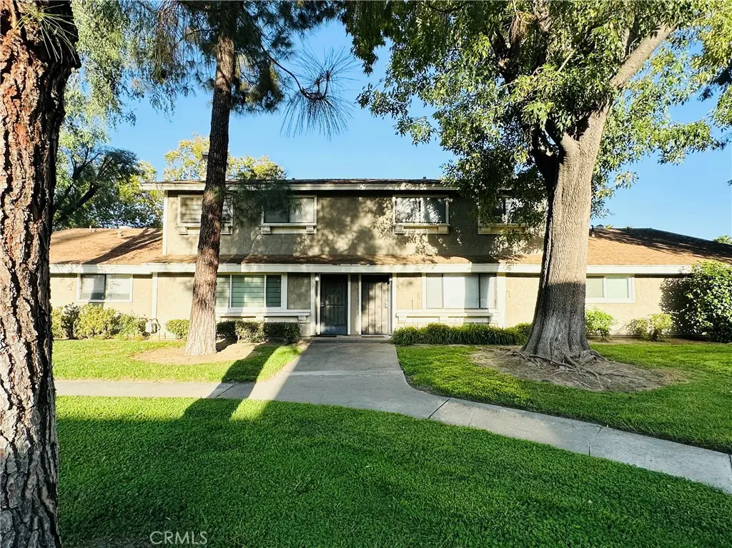 2061 W Redlands Boulevard 20B, Redlands, CA — listing photo 1