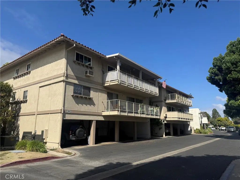 2211 Via Mariposa W A, Laguna Woods, CA — listing photo 1