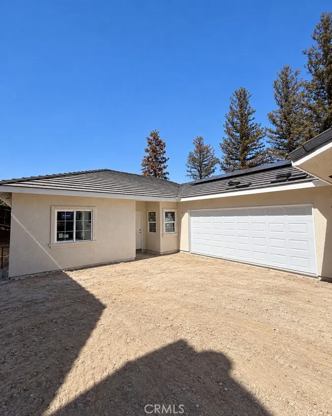 5912 Cedar Falls, Bakersfield, CA — listing photo 1