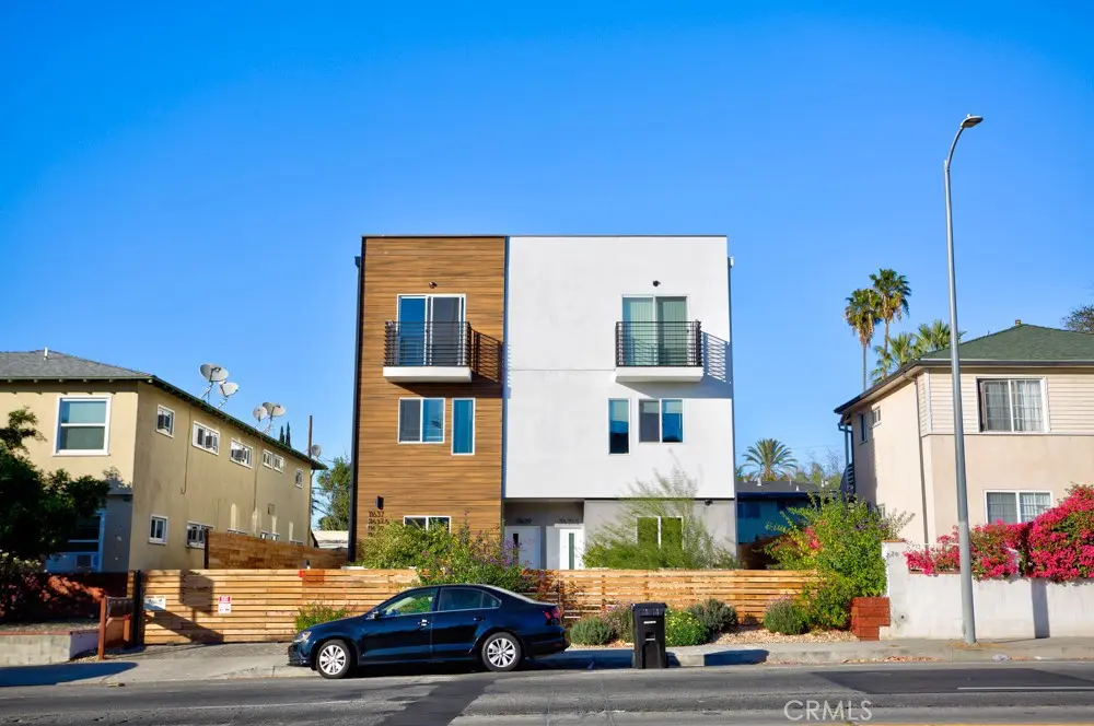 11639 Burbank 1/2, North Hollywood, CA — listing photo 1