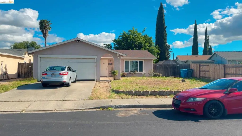 Single Family Residence for sale at 742 Northampton Dr, Vacaville, CA featuring 3 beds and 2 baths