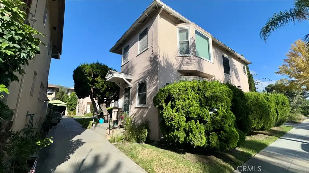 Condominium for sale at 235 Termino 3, Long Beach, CA featuring 1 bed and 1 bath