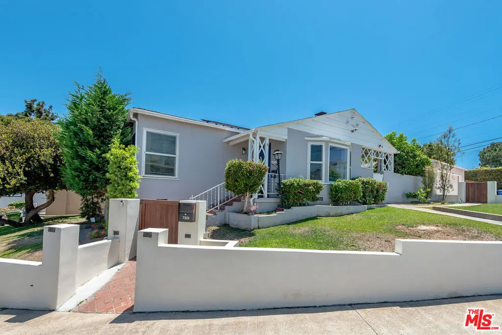 7501 Earldom Avenue, Playa Del Rey, CA — listing photo 1