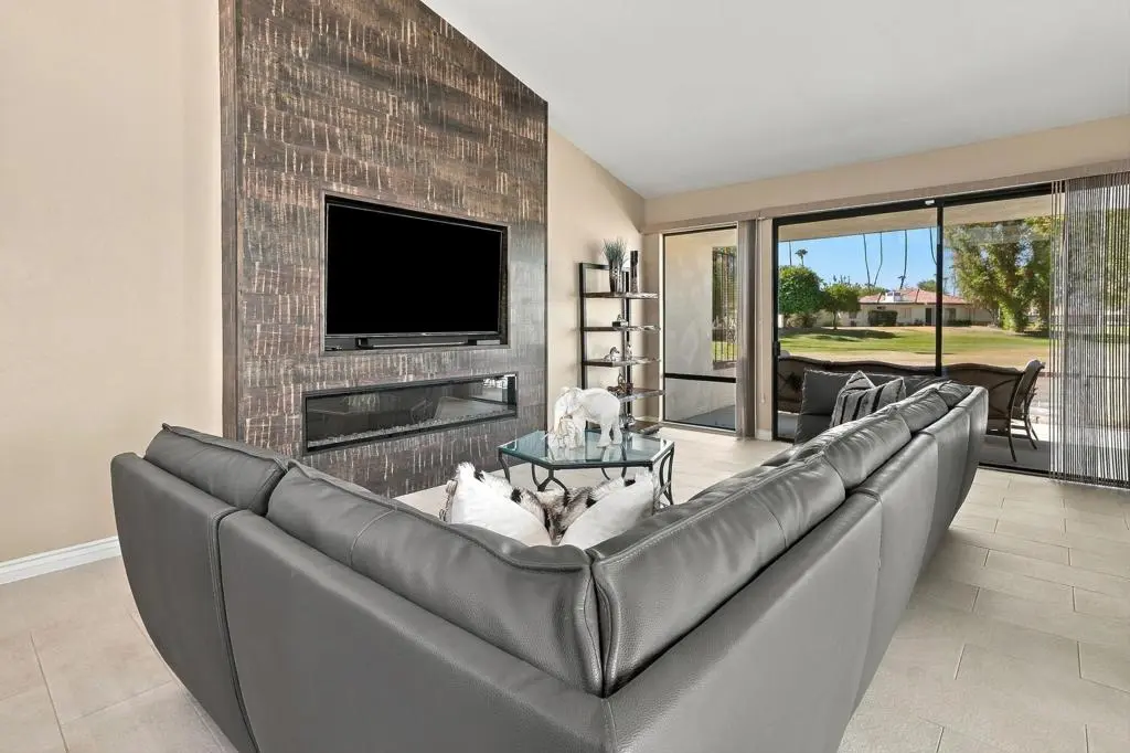 50 Avenida Las Palmas, Rancho Mirage, CA — listing photo 1