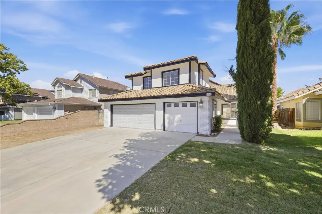 1563 E Kettering, Lancaster, CA — listing photo 1