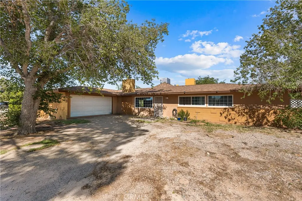 12579 Kewanna, Apple Valley, CA — listing photo 1