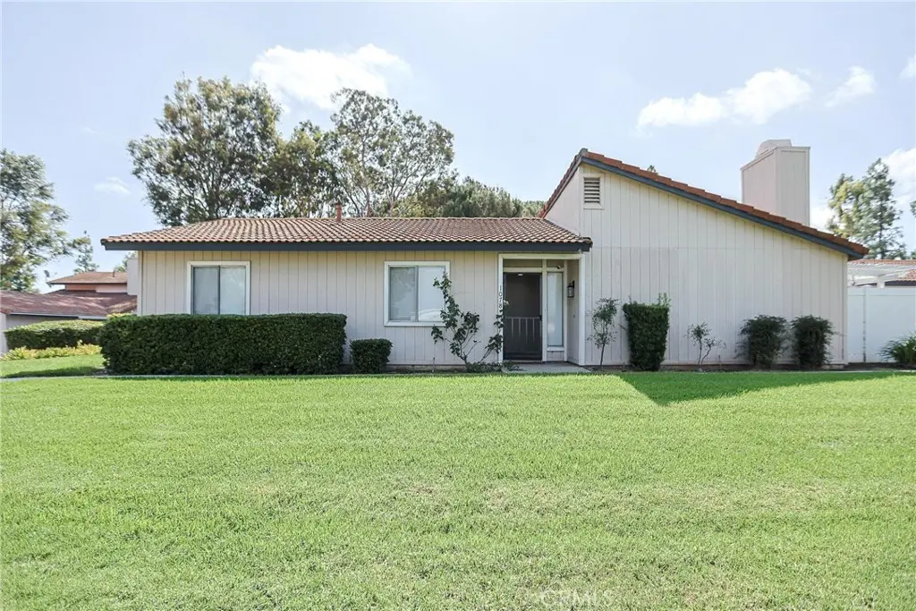 1078 Border, Corona, CA — listing photo 1