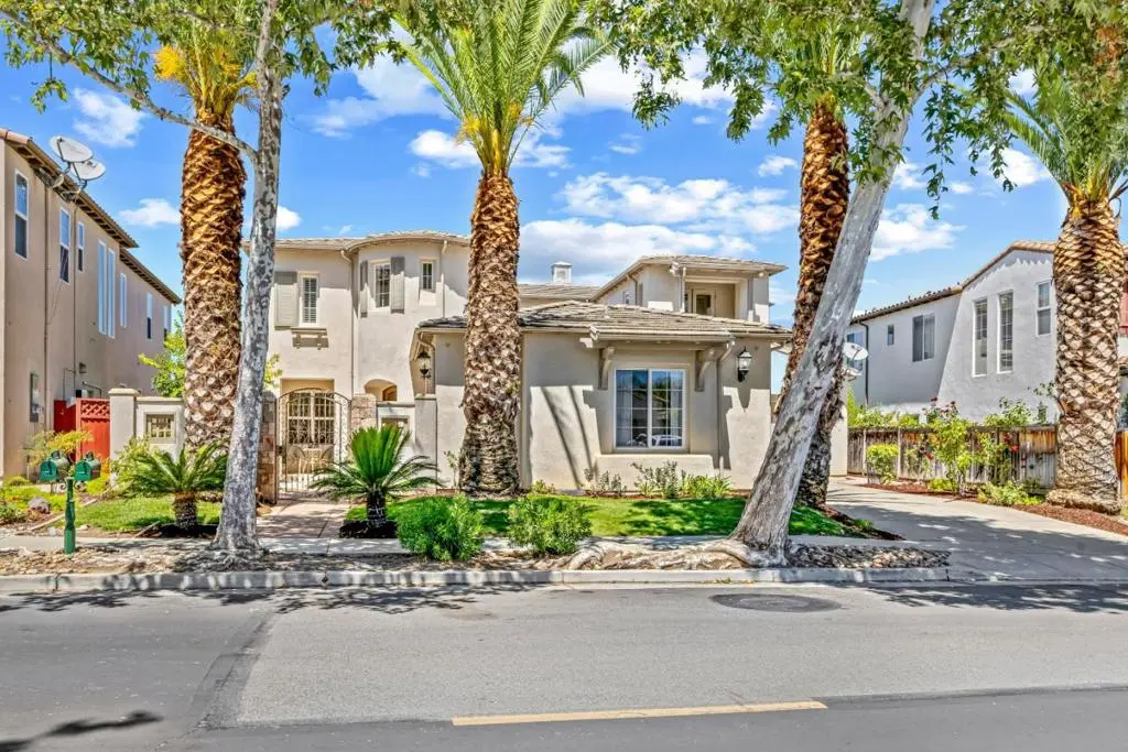 Single Family Residence for sale at 2520 Club Drive, Gilroy, CA featuring 5 beds and 4 baths