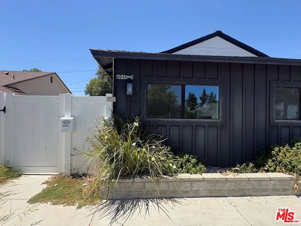 8045 Darby Avenue 3, Reseda, CA — listing photo 1