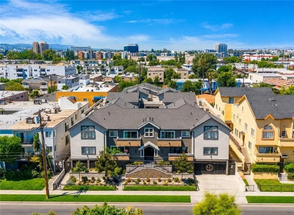 5325 Denny, Los Angeles, CA — listing photo 1
