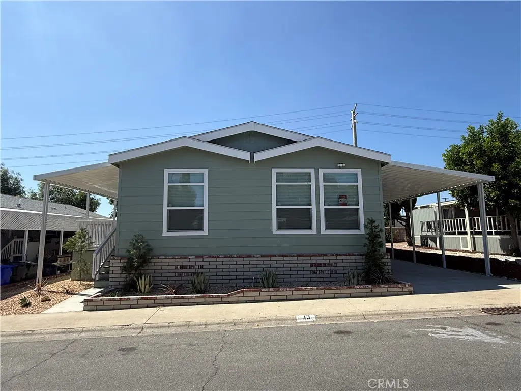 929 E Foothill Boulevard 13, Upland, CA — listing photo 1