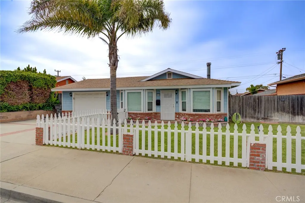 Single Family Residence for sale at 512 S Elm, Arroyo Grande, CA featuring 3 beds and 3 baths