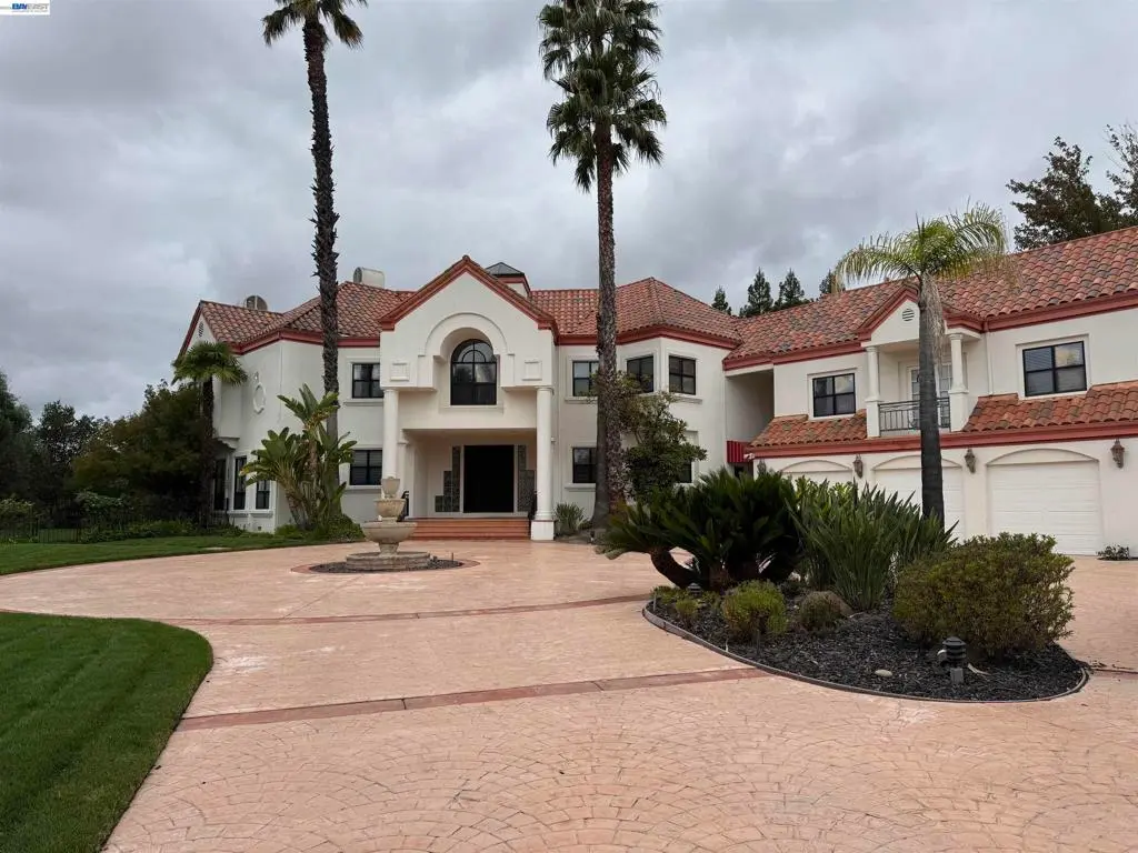 Single Family Residence for sale at 4495 Deer Ridge Road, Danville, CA featuring 5 beds and 6 baths