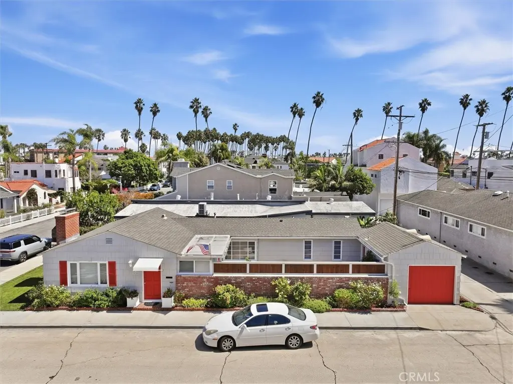 Single Family Residence for sale at 5928 E The Toledo, Long Beach, CA featuring 2 beds and 1 bath