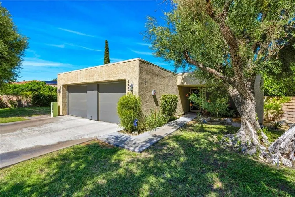 2920 Sunflower Circle W, Palm Springs, CA — listing photo 1