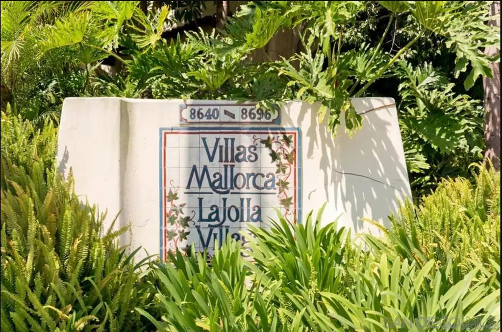 Townhouse for rent at 8672 Villa La Jolla 4, La Jolla, CA featuring 2 beds and 3 baths