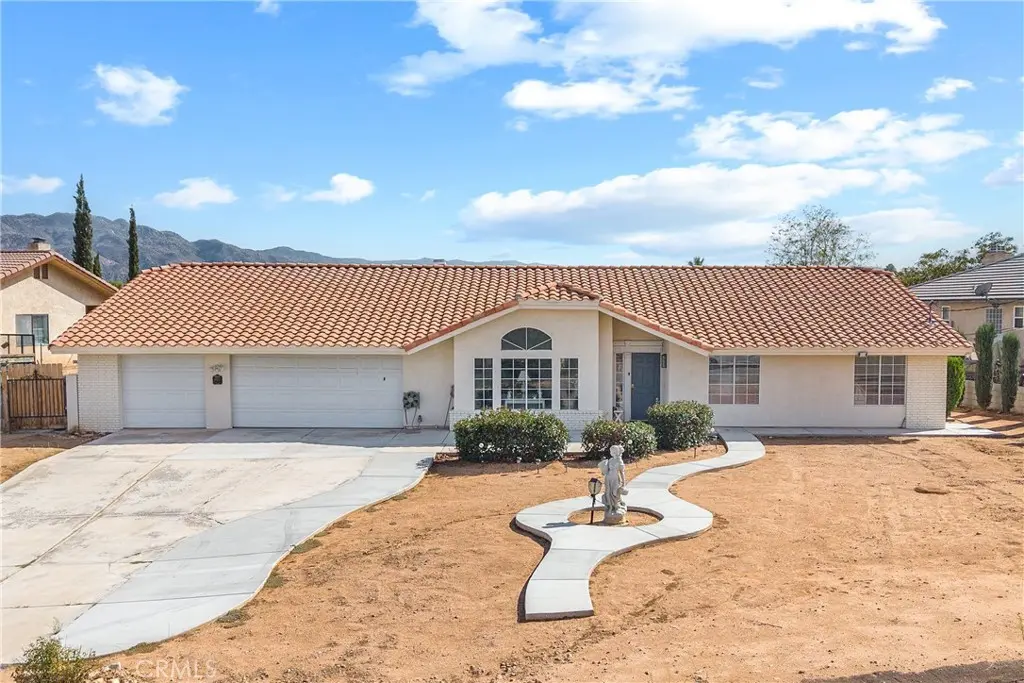 18657 Niles, Hesperia, CA — listing photo 1