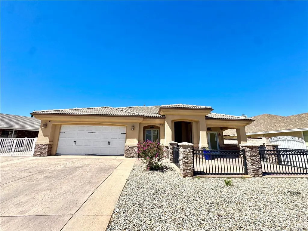 Single Family Residence for rent at 13880 Evergreen Lane, Victorville, CA featuring 3 beds and 2 baths