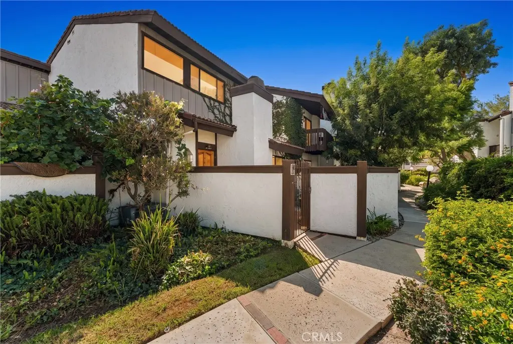 21545 Erwin 96, Woodland Hills, CA — listing photo 1