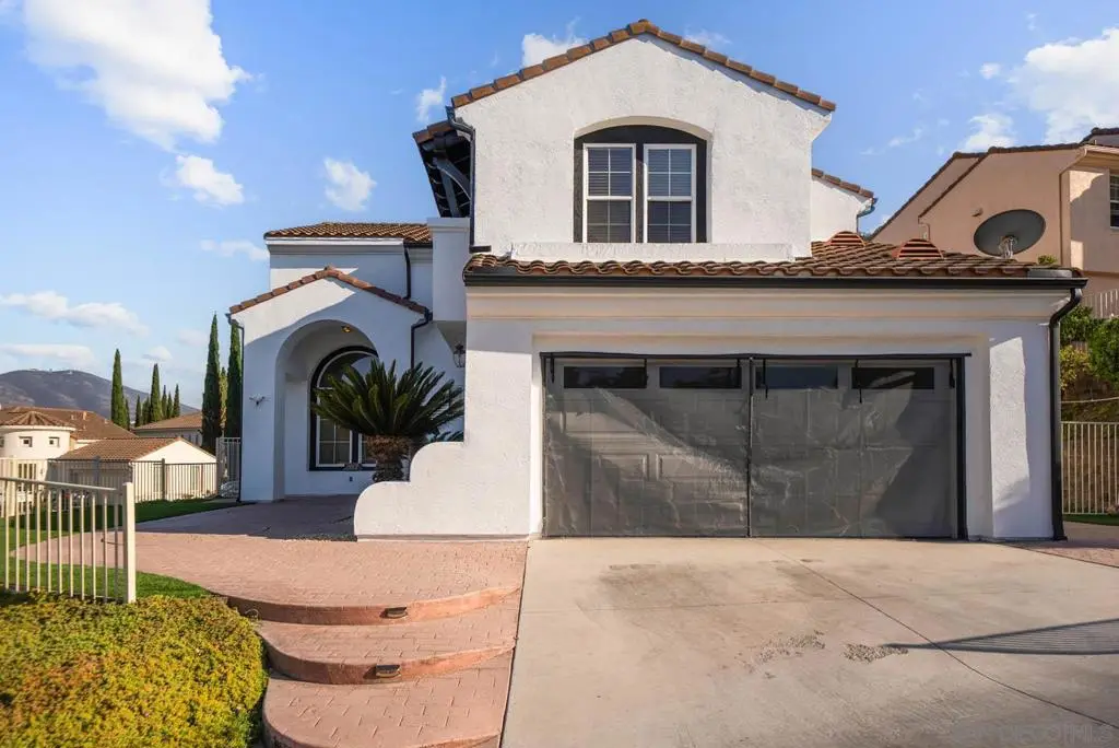 2062 Pleasant Waters Ct, Spring Valley, CA — listing photo 1