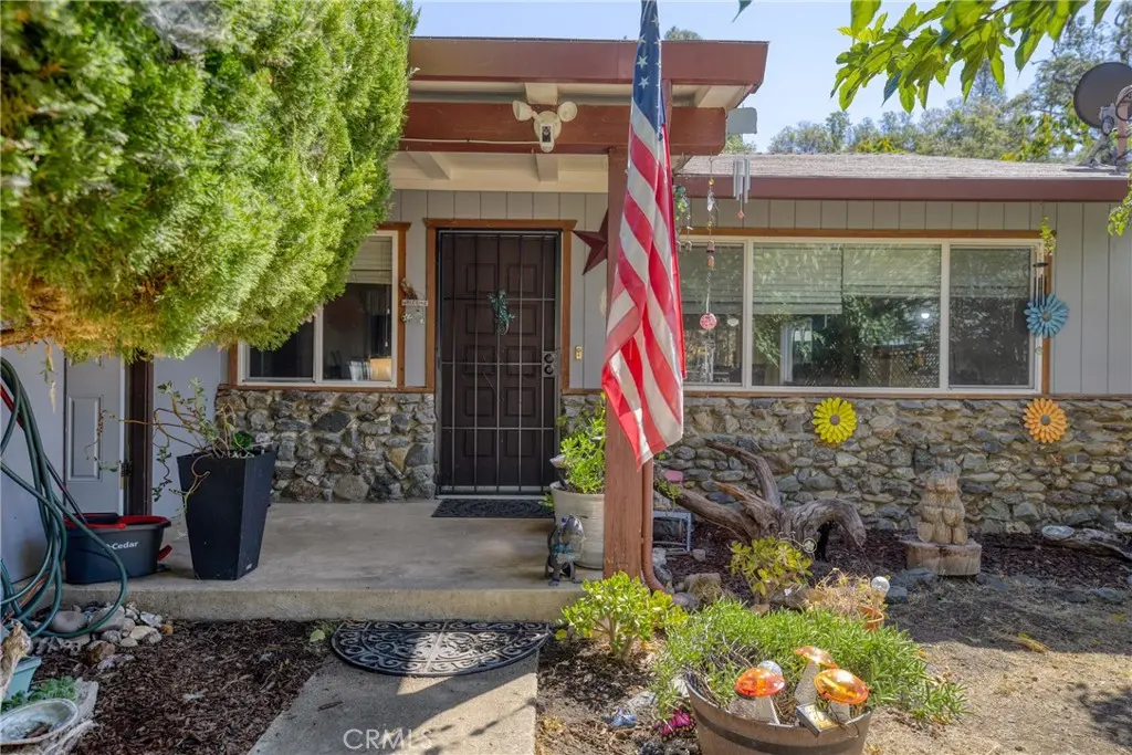 6633 Victoria, Lucerne, CA — listing photo 1