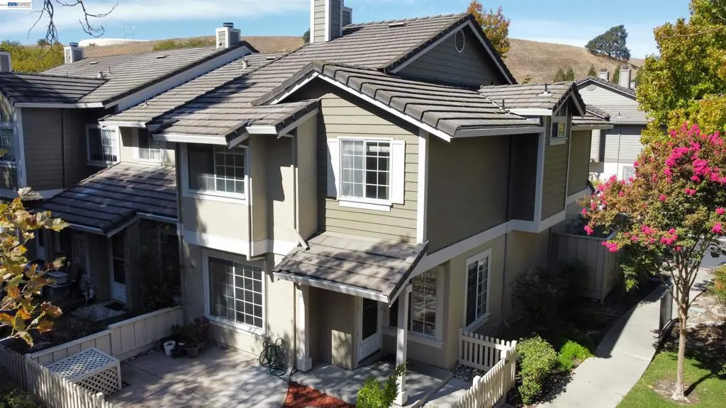 Townhouse for sale at 7432 Oxford Cir, Dublin, CA featuring 2 beds and 3 baths