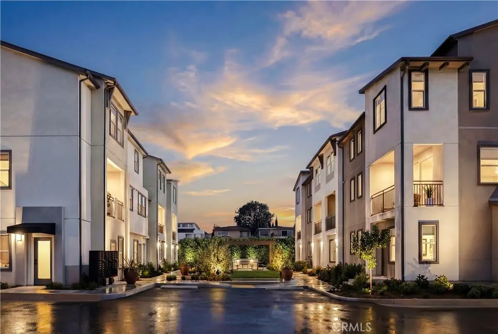 12820 Cyan Ct. 50, Hawthorne, CA — listing photo 1
