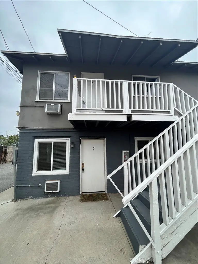 3447 4th Street 5, Riverside, CA — listing photo 1