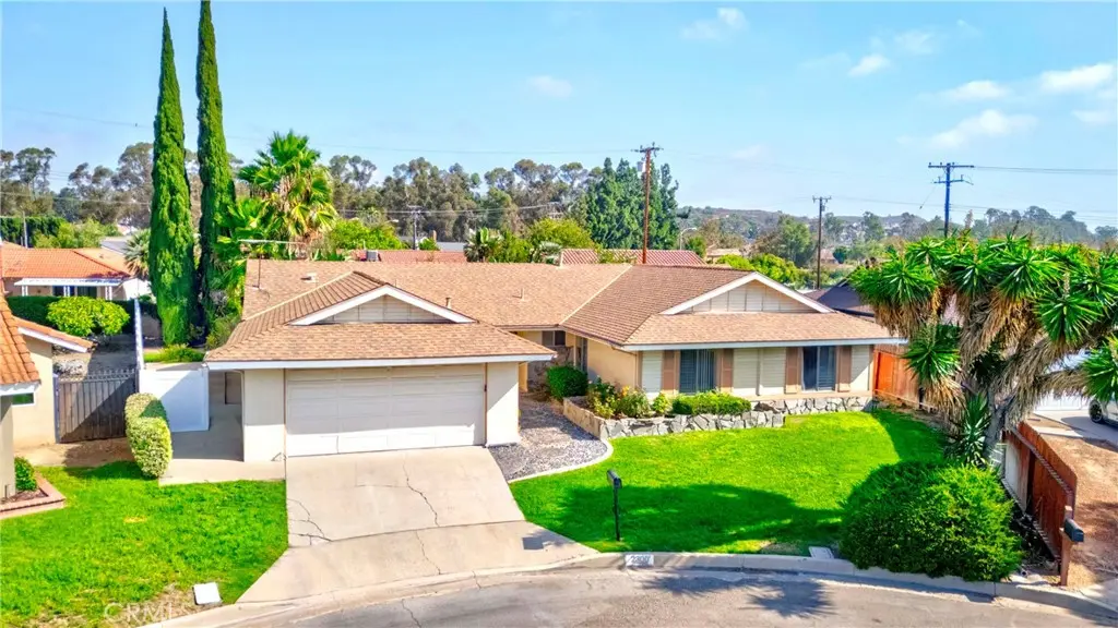 2300 Camino Escondido, Fullerton, CA — listing photo 1