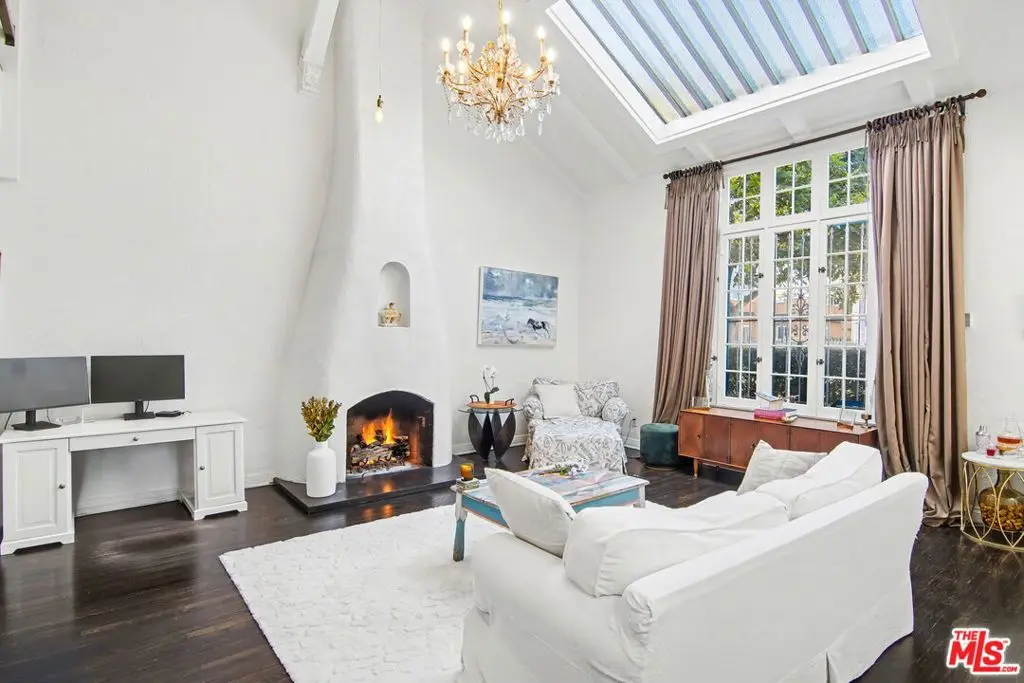 Condominium for sale at 6204 Banner Avenue 2, Los Angeles, CA featuring 2 beds and 2 baths