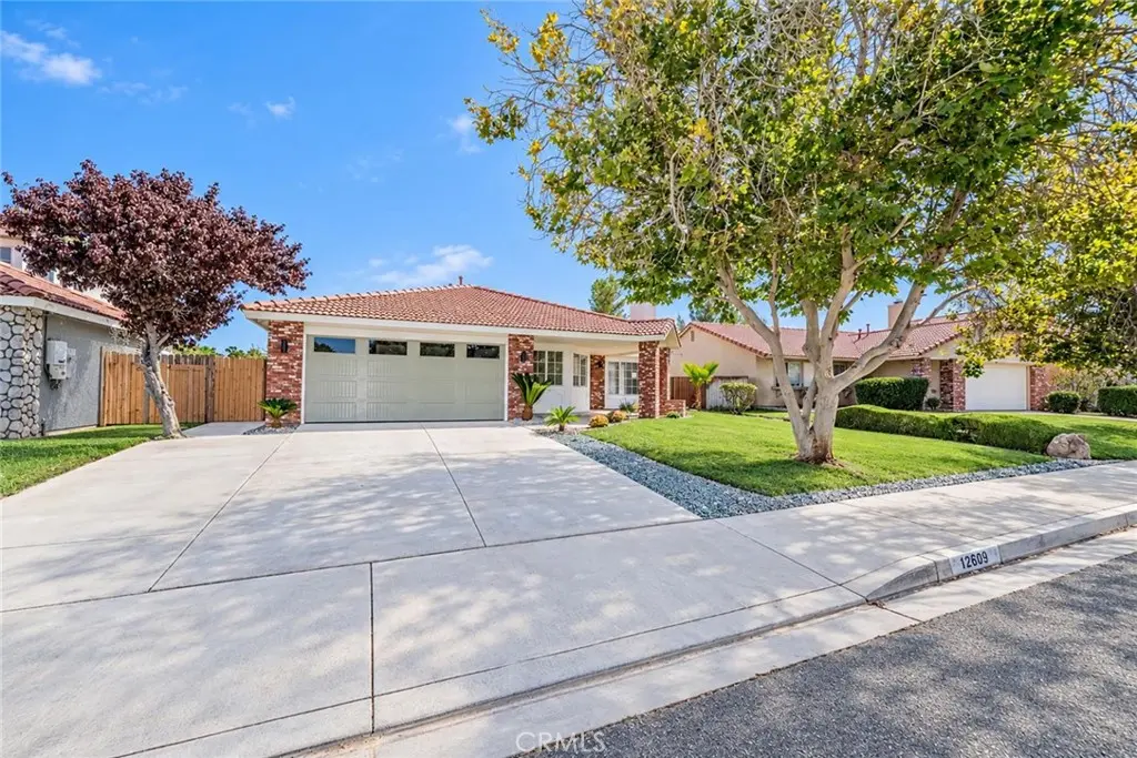 12609 Sunbird Lane, Victorville, CA — listing photo 1