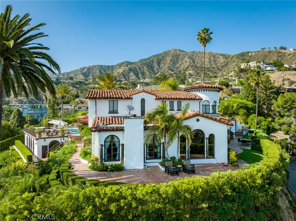 Single Family Residence for sale at 330 Kempton Road, Glendale, CA featuring 8 beds and 11 baths