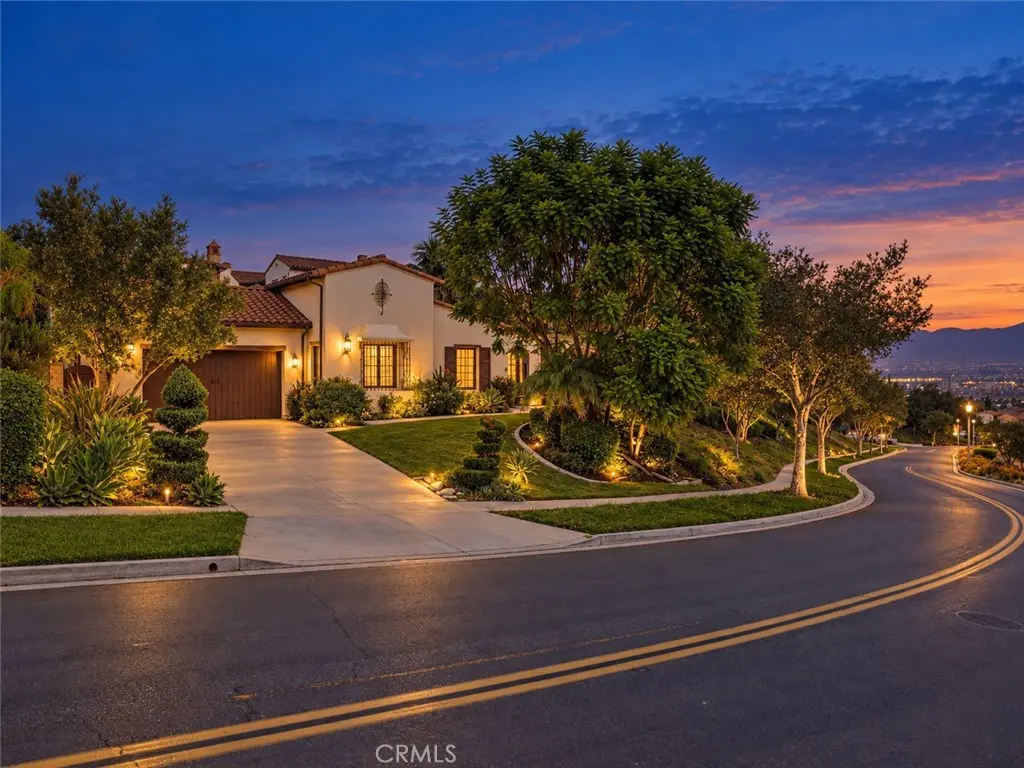 Single Family Residence for rent at 501 Luminous, Irvine, CA featuring 4 beds and 5 baths