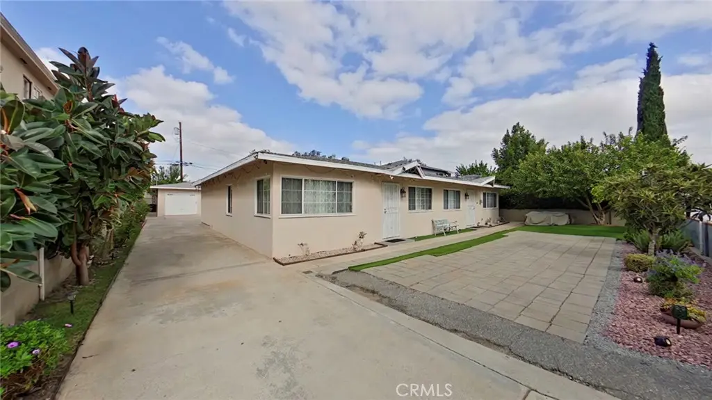 5633 Denny, North Hollywood, CA — listing photo 1