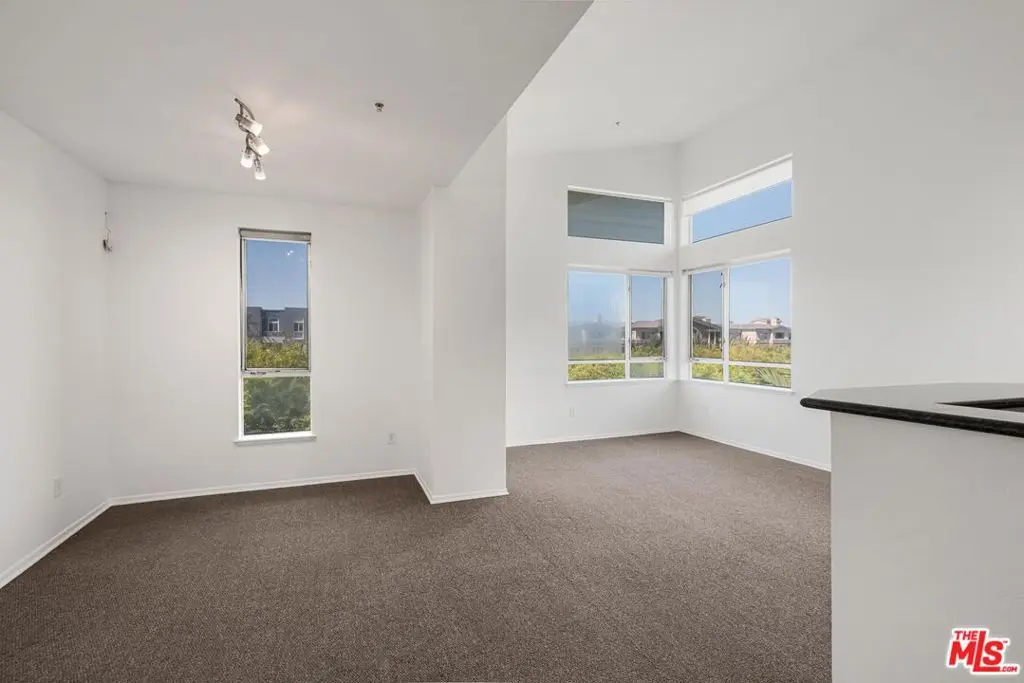 6400 Crescent Parkway 424, Playa Vista, CA — listing photo 1