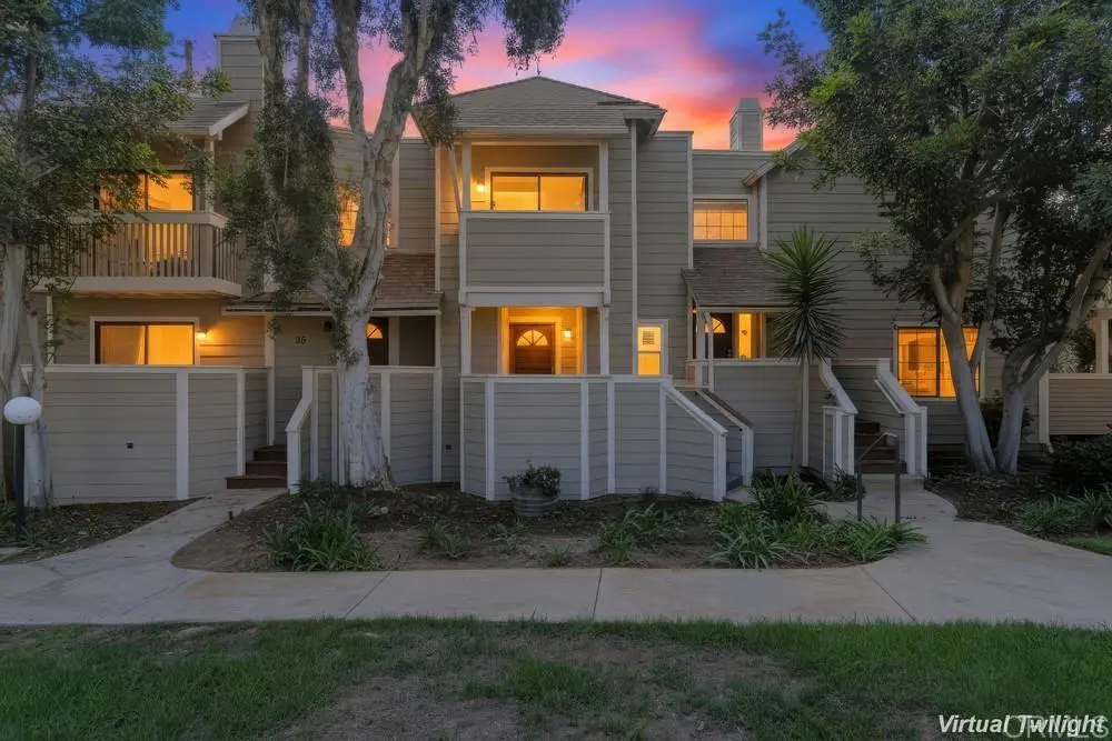 9270 Towne Centre Drive 35, San Diego, CA — listing photo 1